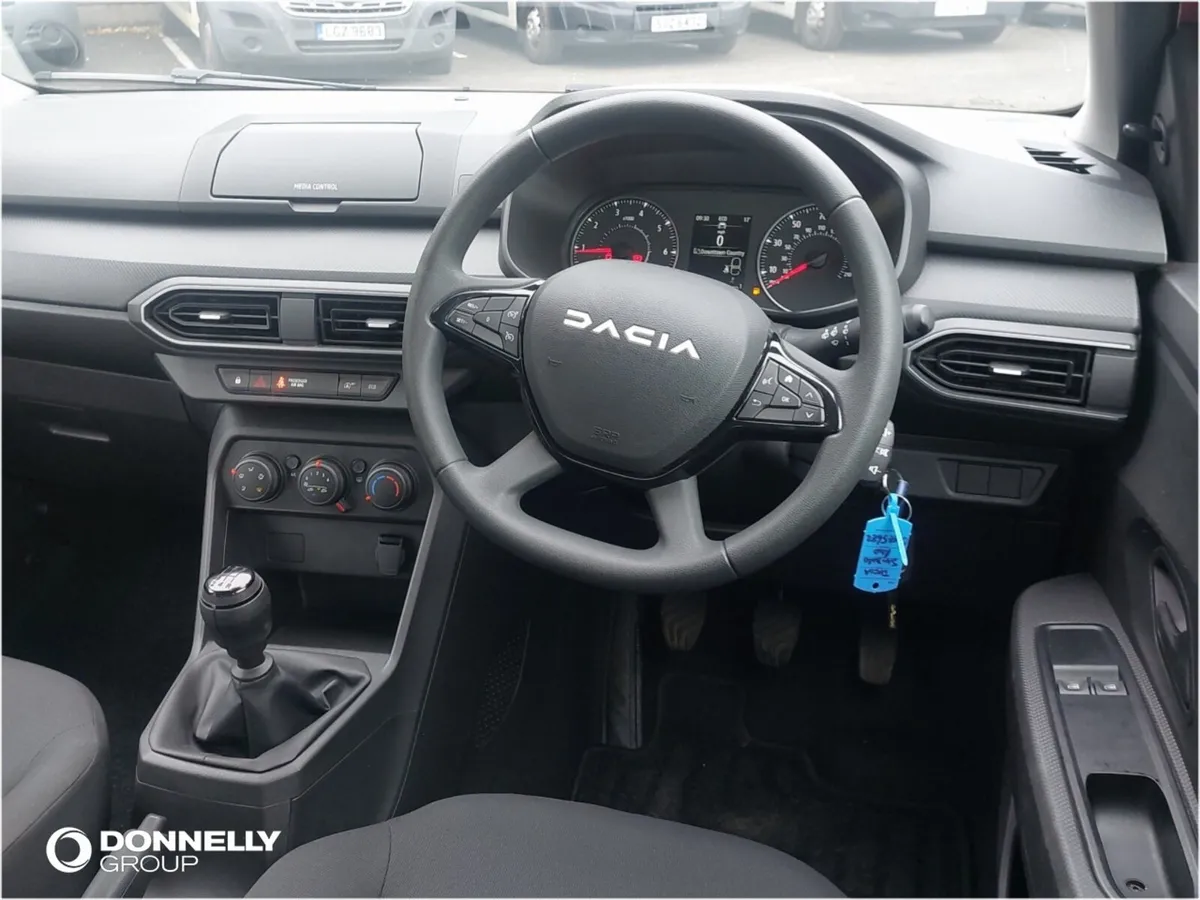 Dacia Sandero Hatchback Essential - Image 4