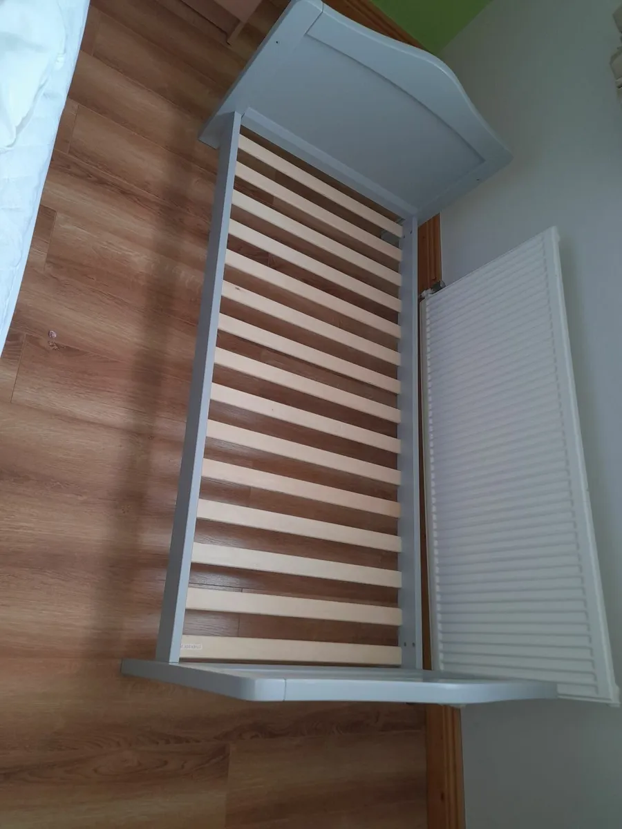 Cot bed - Image 2