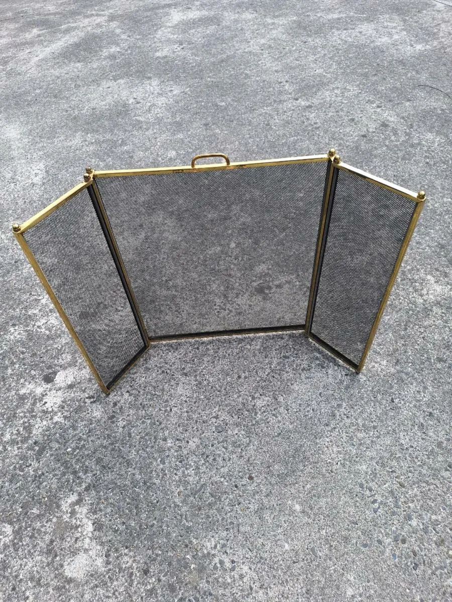 Brass and mesh fire guard - Image 2
