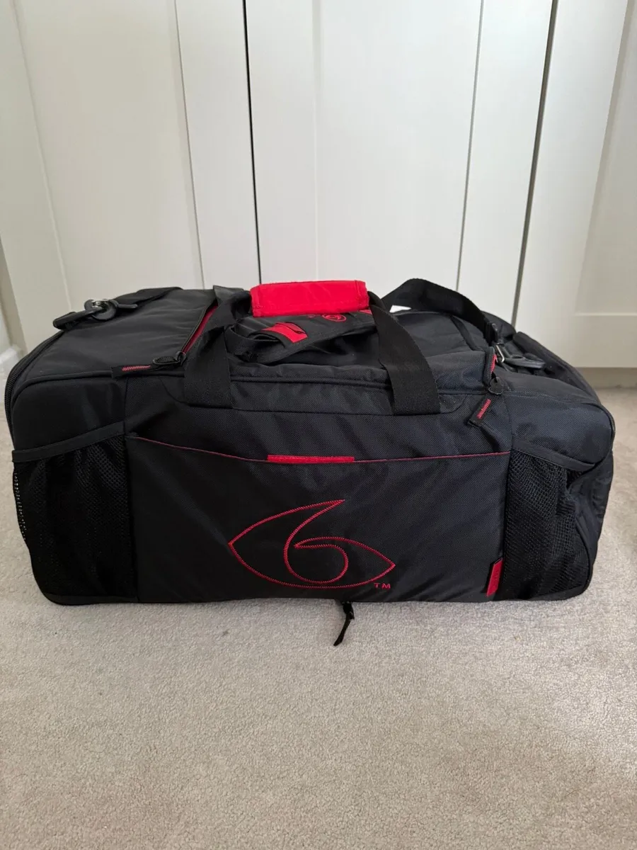 Gym bag with meal prep holder - Image 2