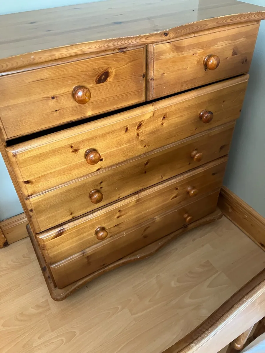 Dresser - Image 1