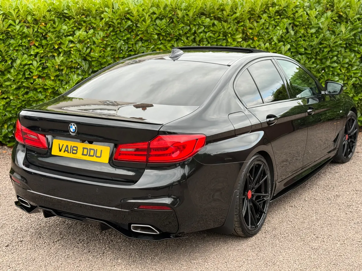 BMW 5-Series 2018 **Sunroof** Big Spec M-Sport - Image 4