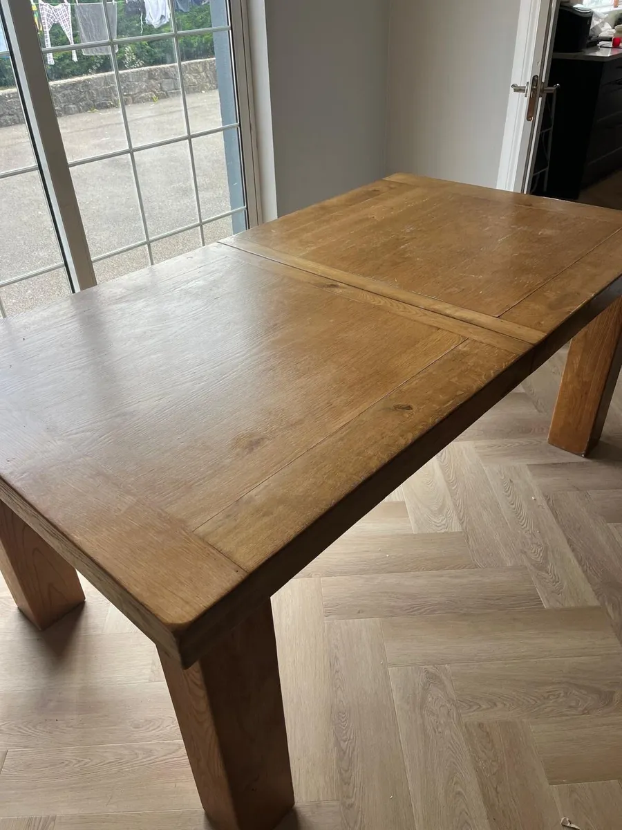 Dining table - Image 2