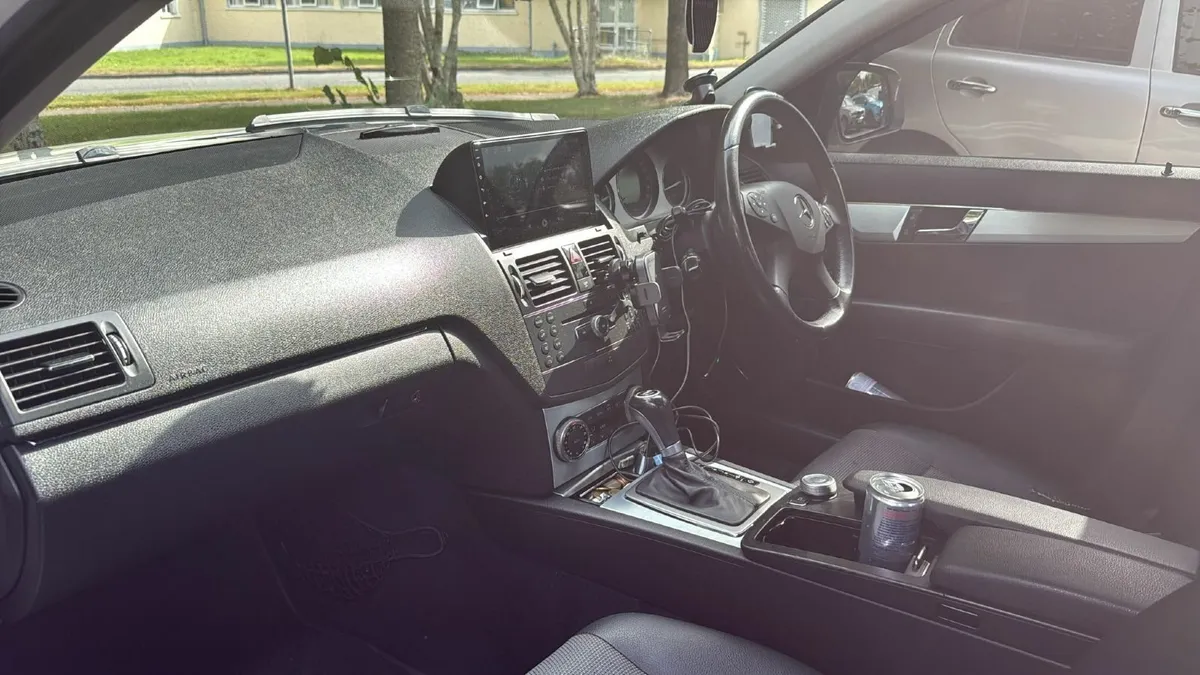 Mercedes-Benz C-Class 2008 - Image 2