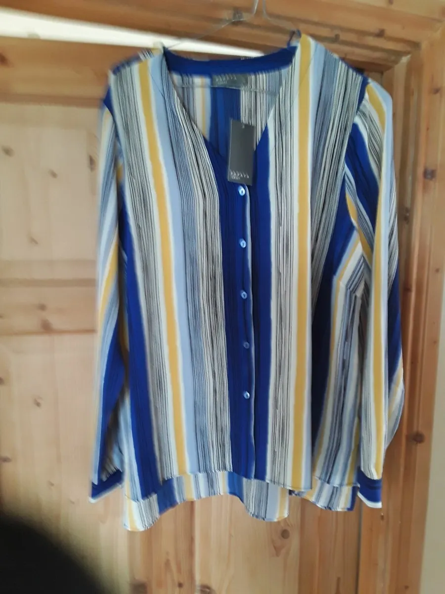 Brand new designer blouse papaya size 16 - Image 4