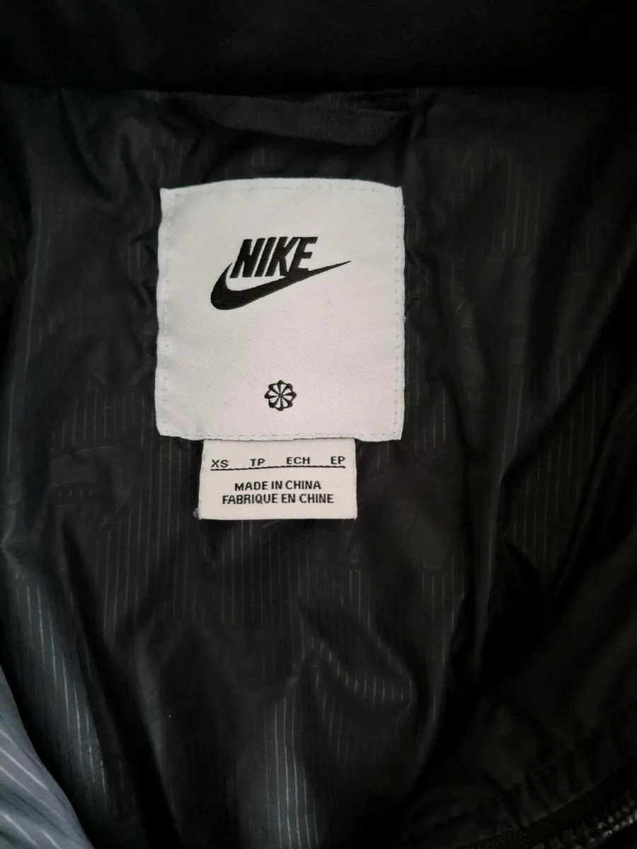 Nike Puffer Jacket - Image 3