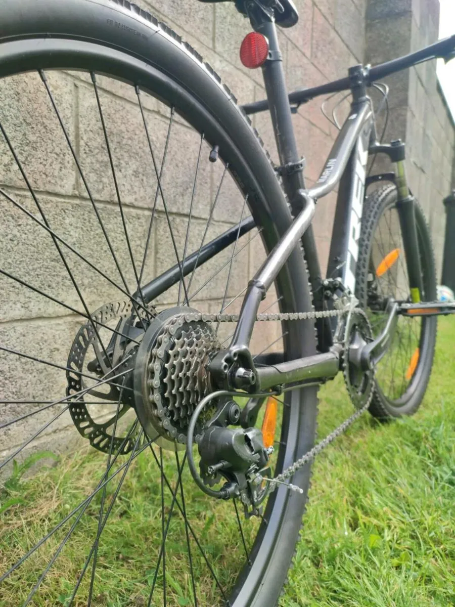 Trek marlin 4 mountain bike - Image 2