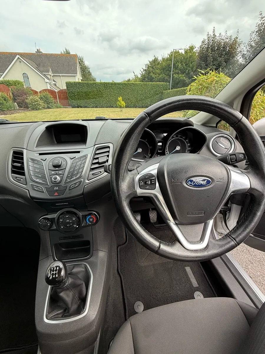Car - Image 3