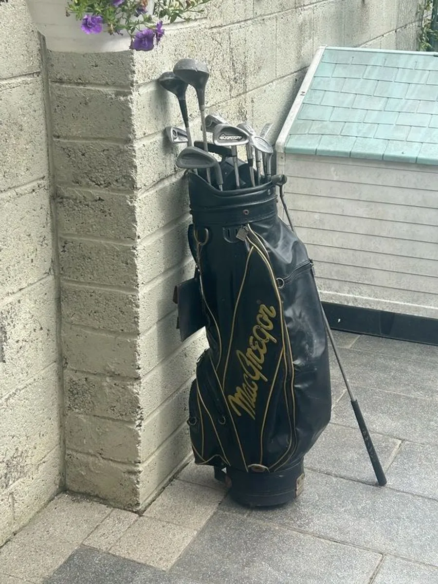 Golf Bags - Image 1