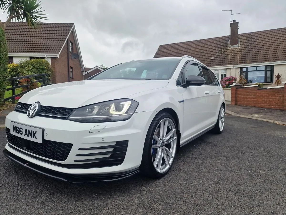 VOLKSWAGEN GOLF GTD - Image 1