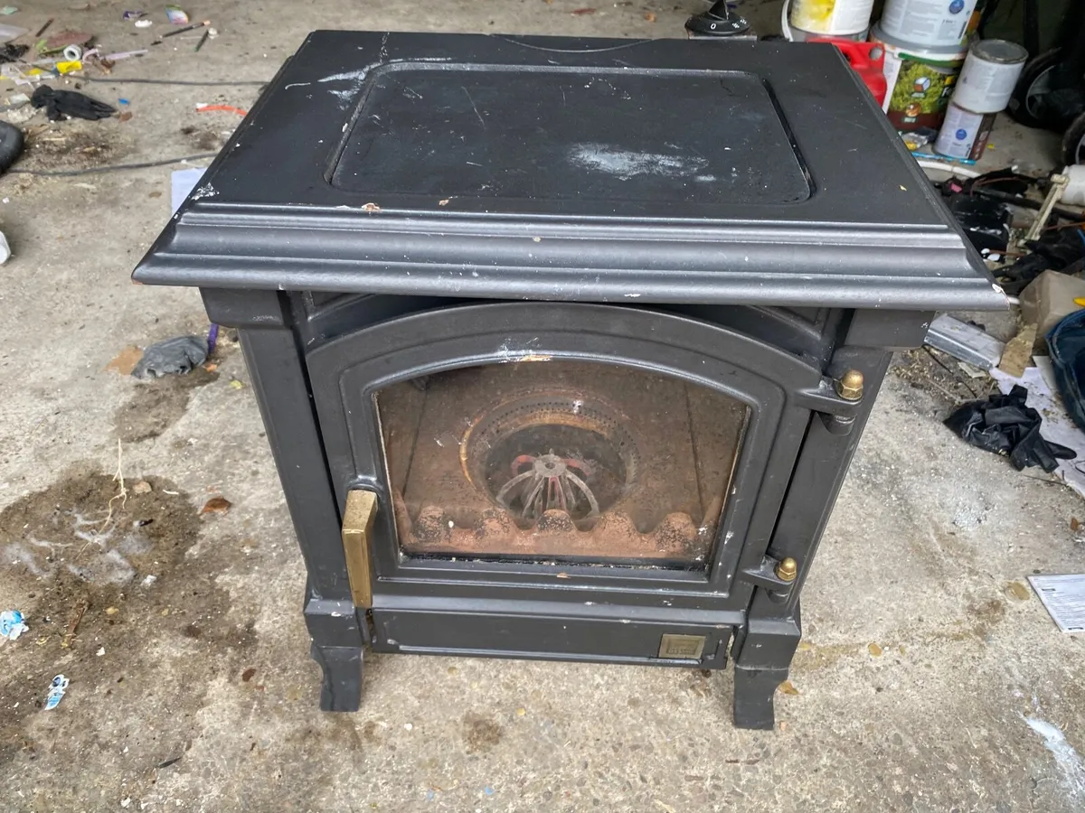 Nestor Martin Oil Stove - Image 1