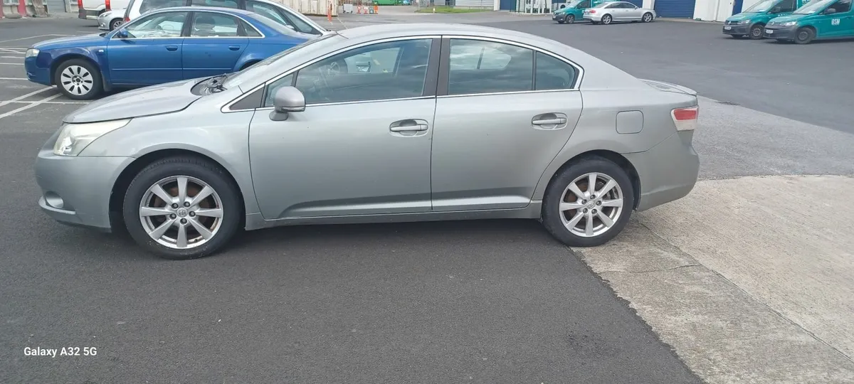Toyota Avensis 2011 - Image 3