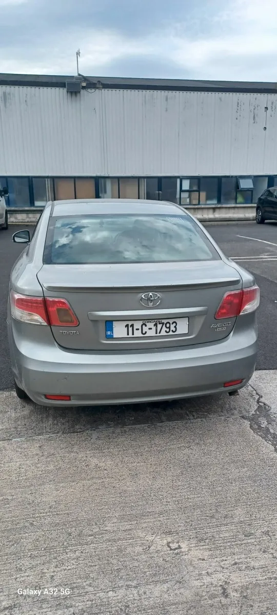 Toyota Avensis 2011 - Image 4