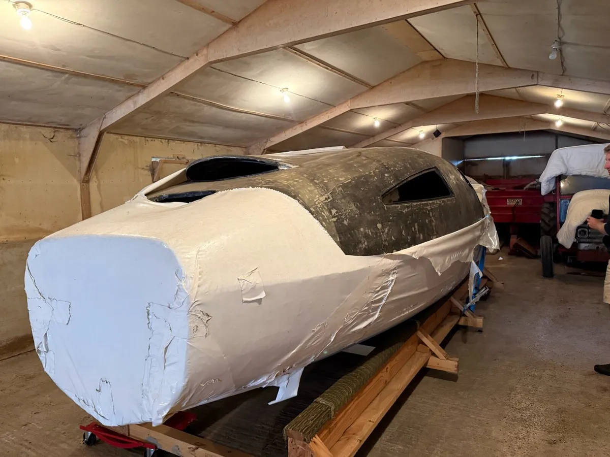 Ocean Rowing Boat Carbon Fibre 27 Foot Project - Image 1