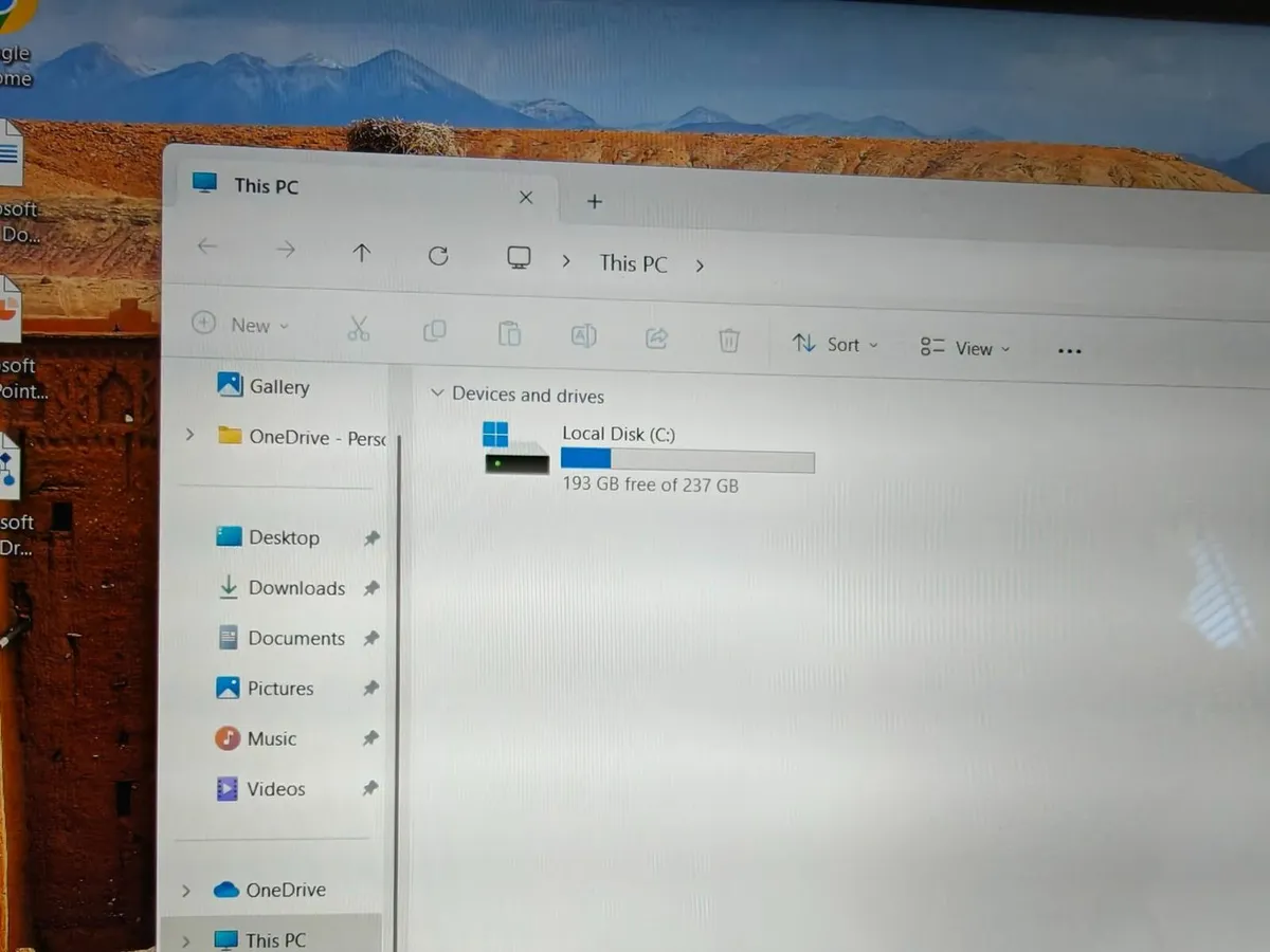 DELL Latitude E7280 Laptop | INTEL i5 | Touchscree - Image 3