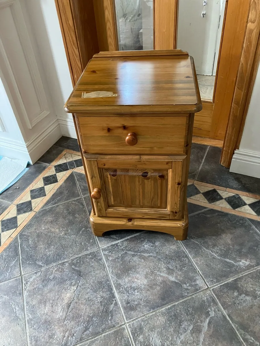 Bedside table