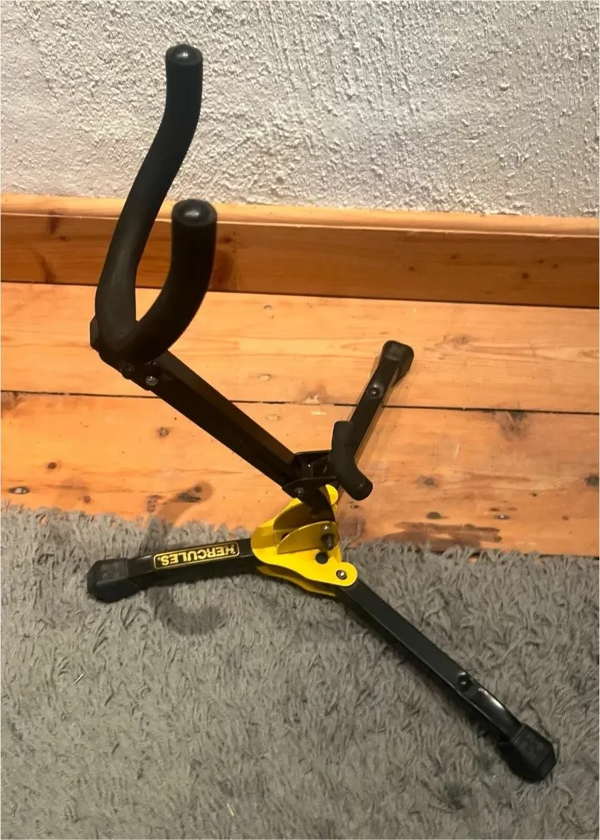 Yamaha Alt Saxophone YAS 280 Case Stand Strap - Image 3