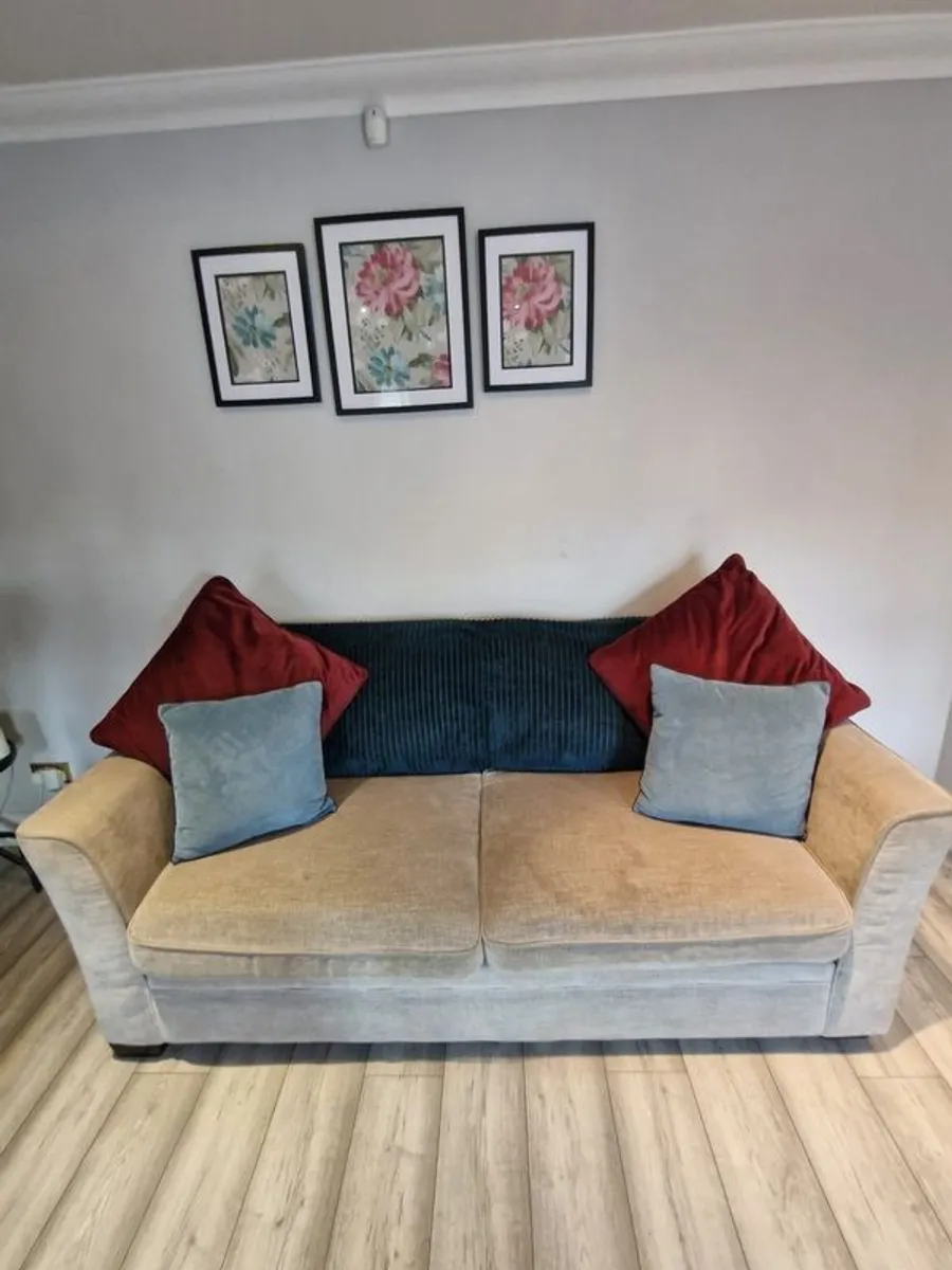 2x 3 Seater Couch - Image 1
