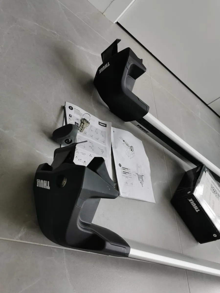 Thule Roof Bars for VW Golf 7 (Almost New) - Image 4