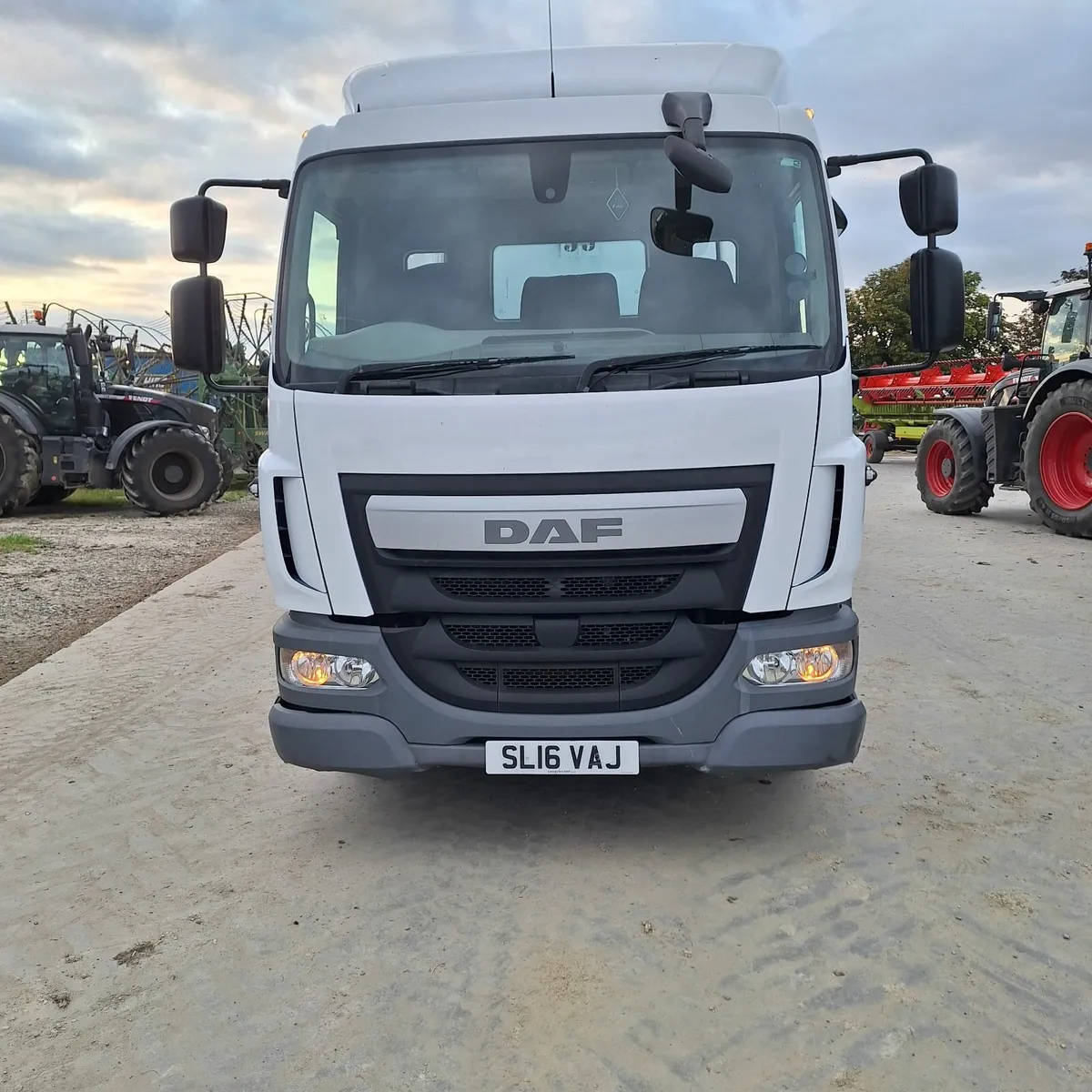 DAF LF 220 Urban Artic + Donbur Urban Trailer - Image 2