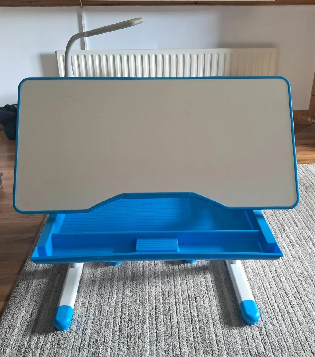 Kids adjustable Study desk - Image 1