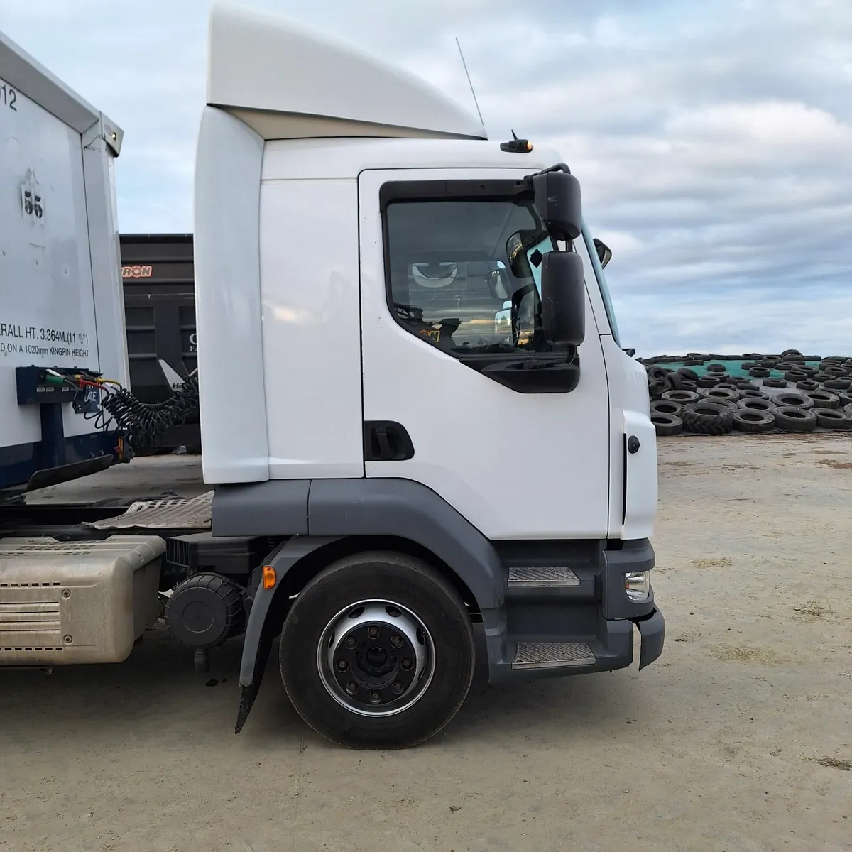 DAF LF 220 Urban Artic + Donbur Urban Trailer - Image 4