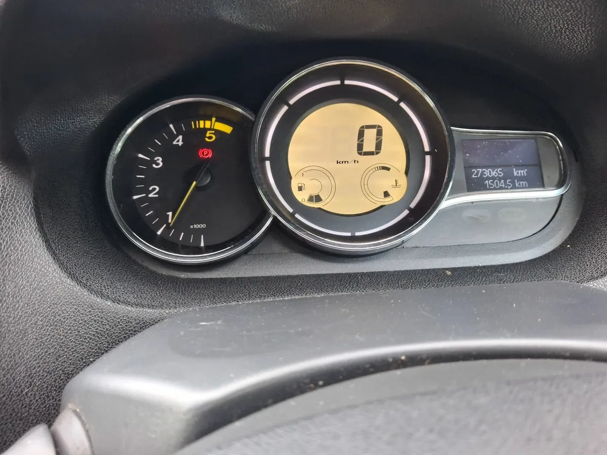 2010 megane 1.5 Nct to mar 2026 - Image 3
