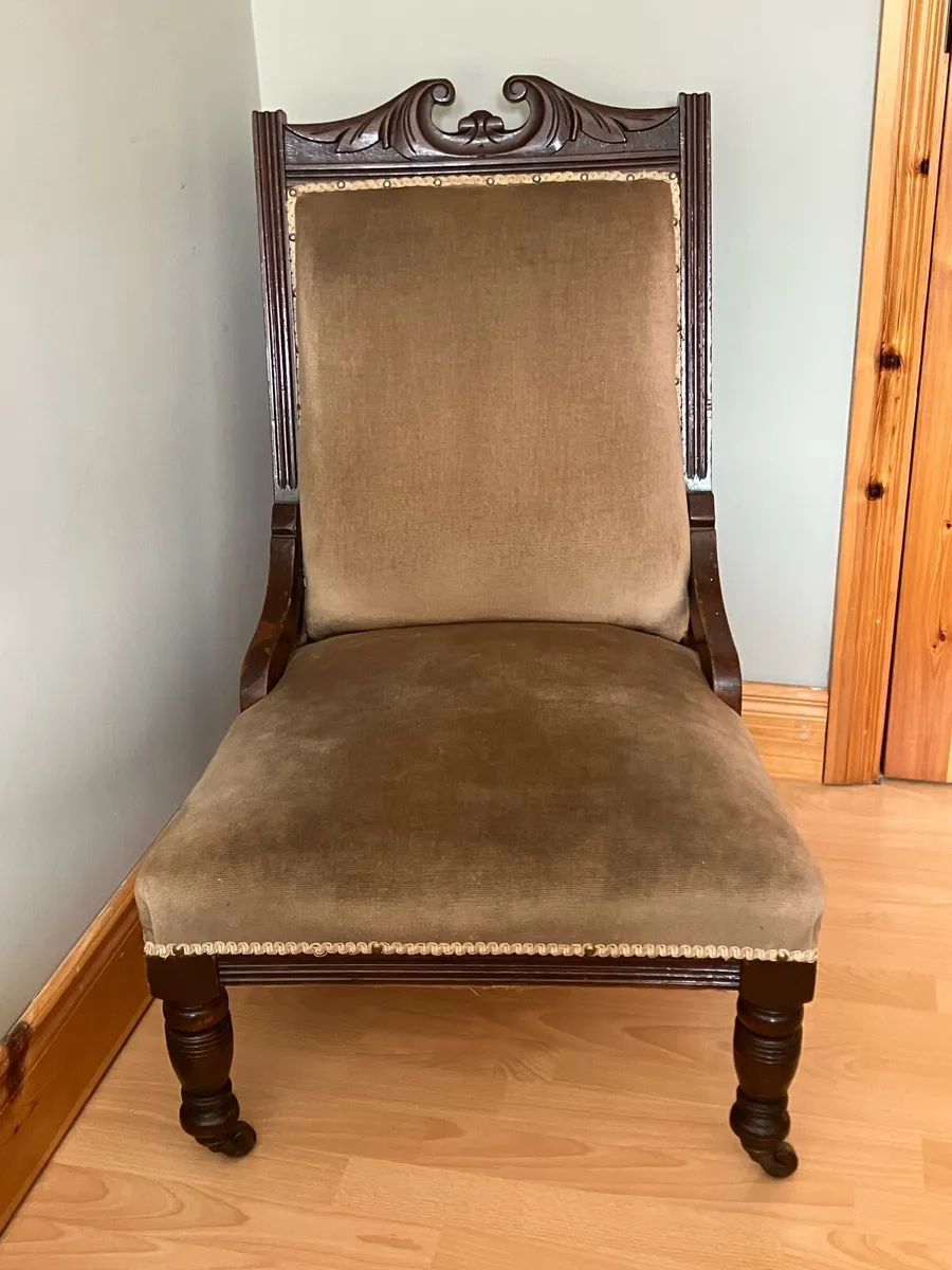 Antique MotheringChair
