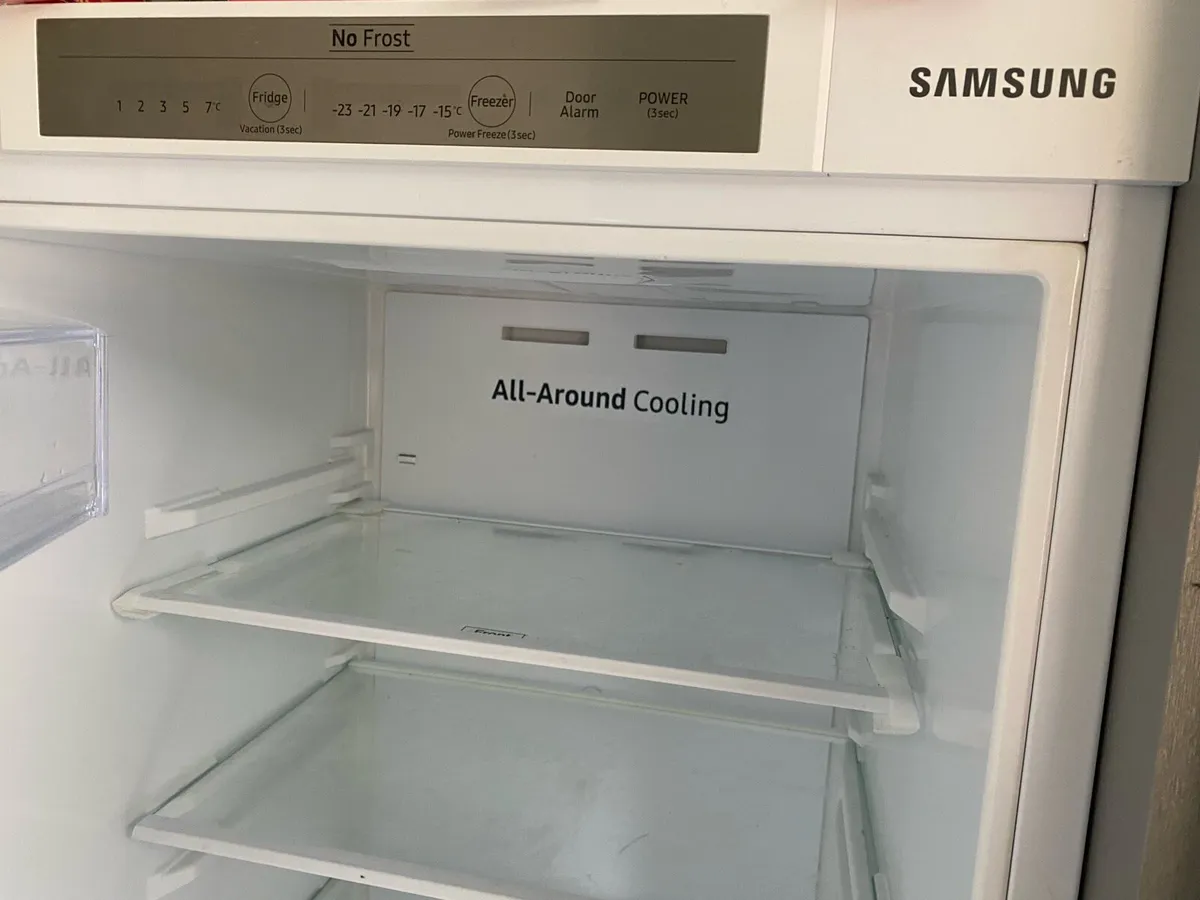 Fridge , freezer - Image 1