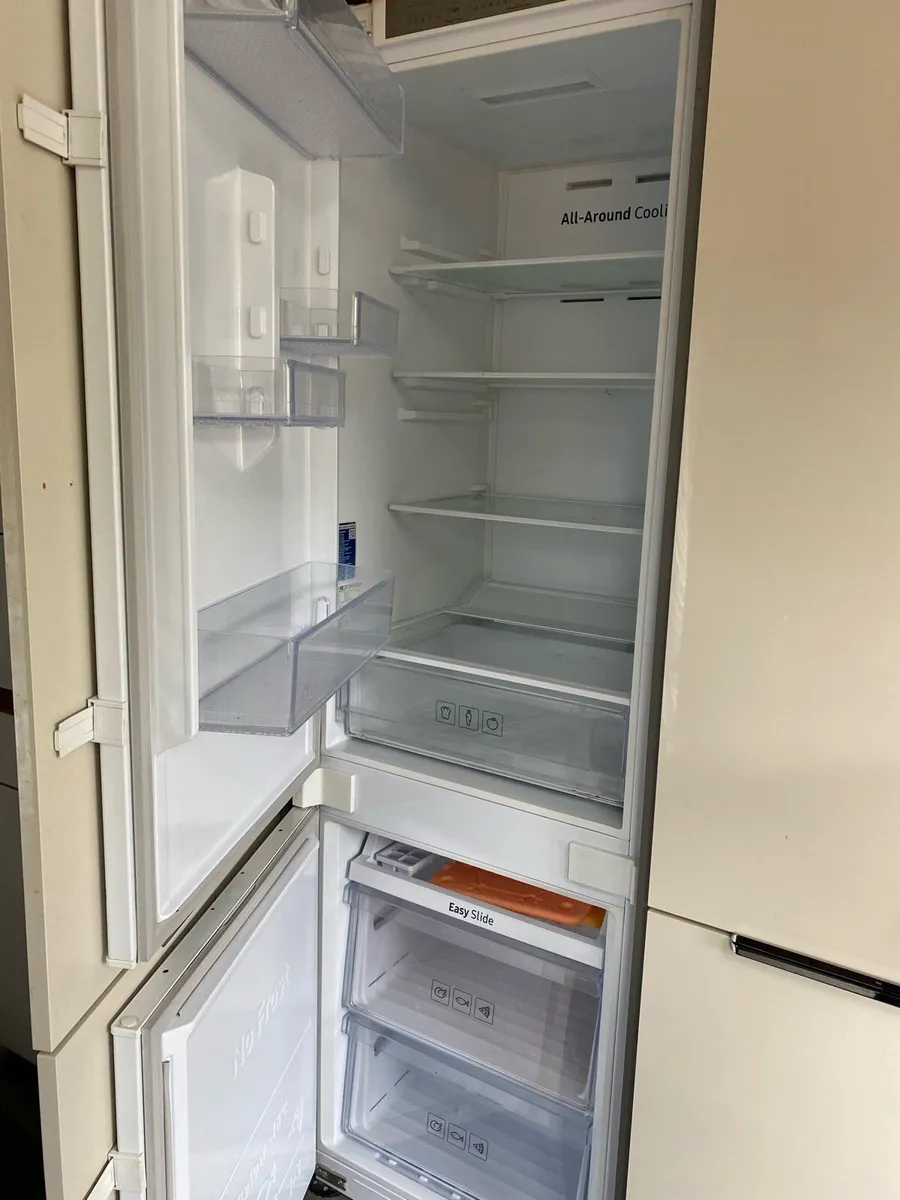 Fridge , freezer - Image 2