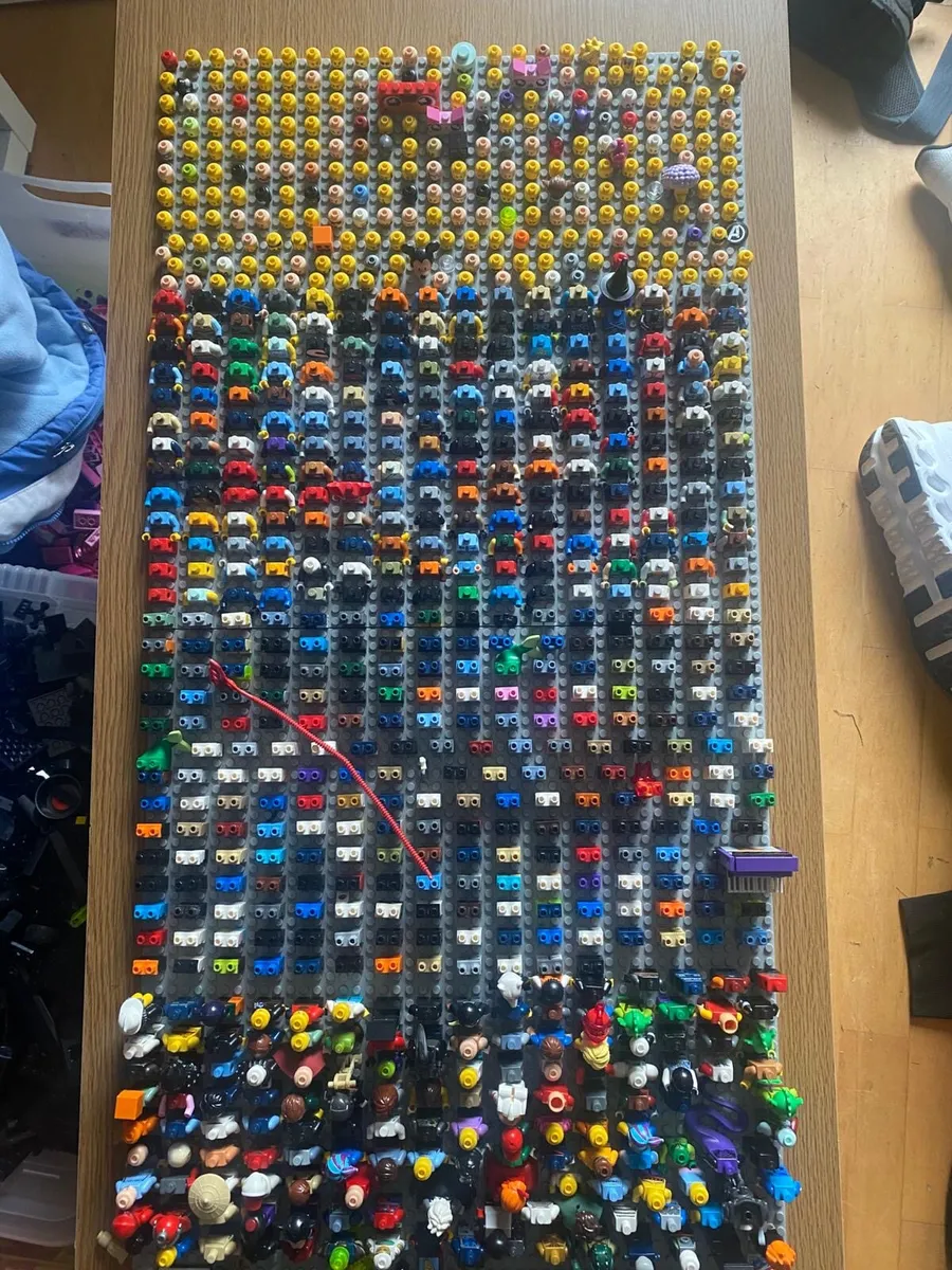 Lego mini figures - Image 1