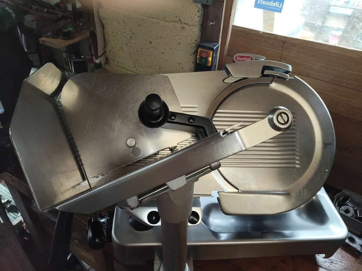 Refurbished Berkel cooked meat slicer - Image 1