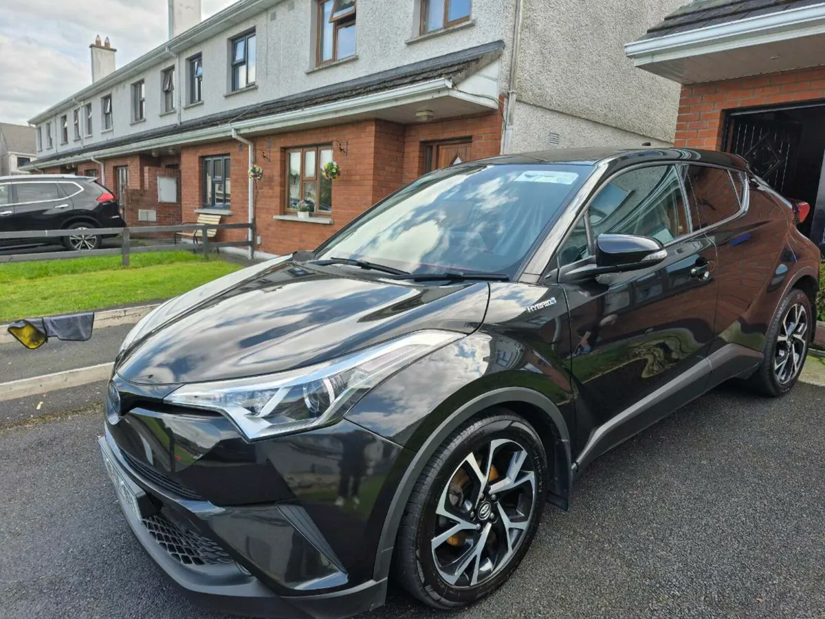 Toyota c-hr hybrid sport - Image 2