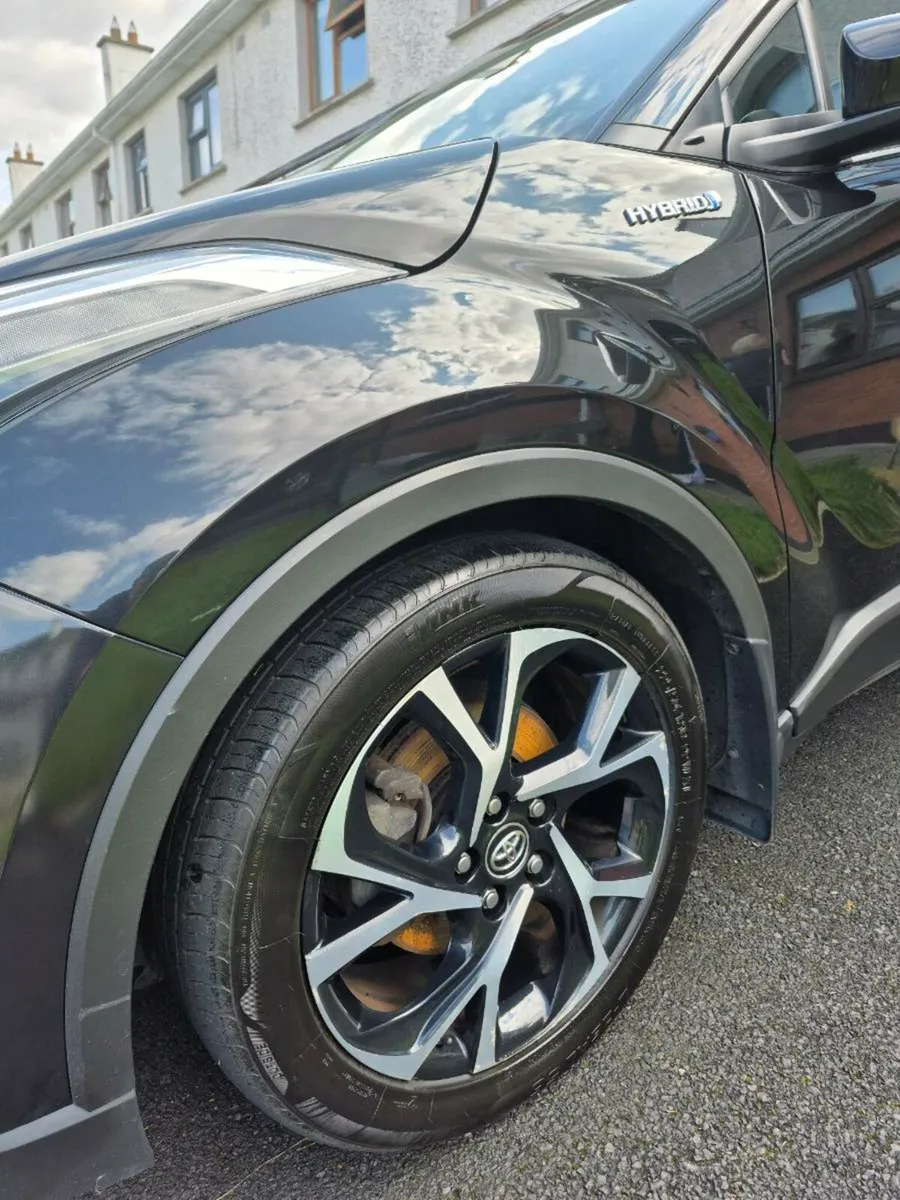 Toyota c-hr hybrid sport - Image 3