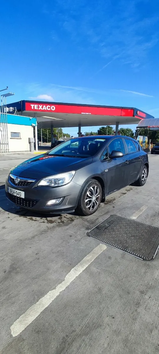 Vauxhall Astra 2011 - Image 3