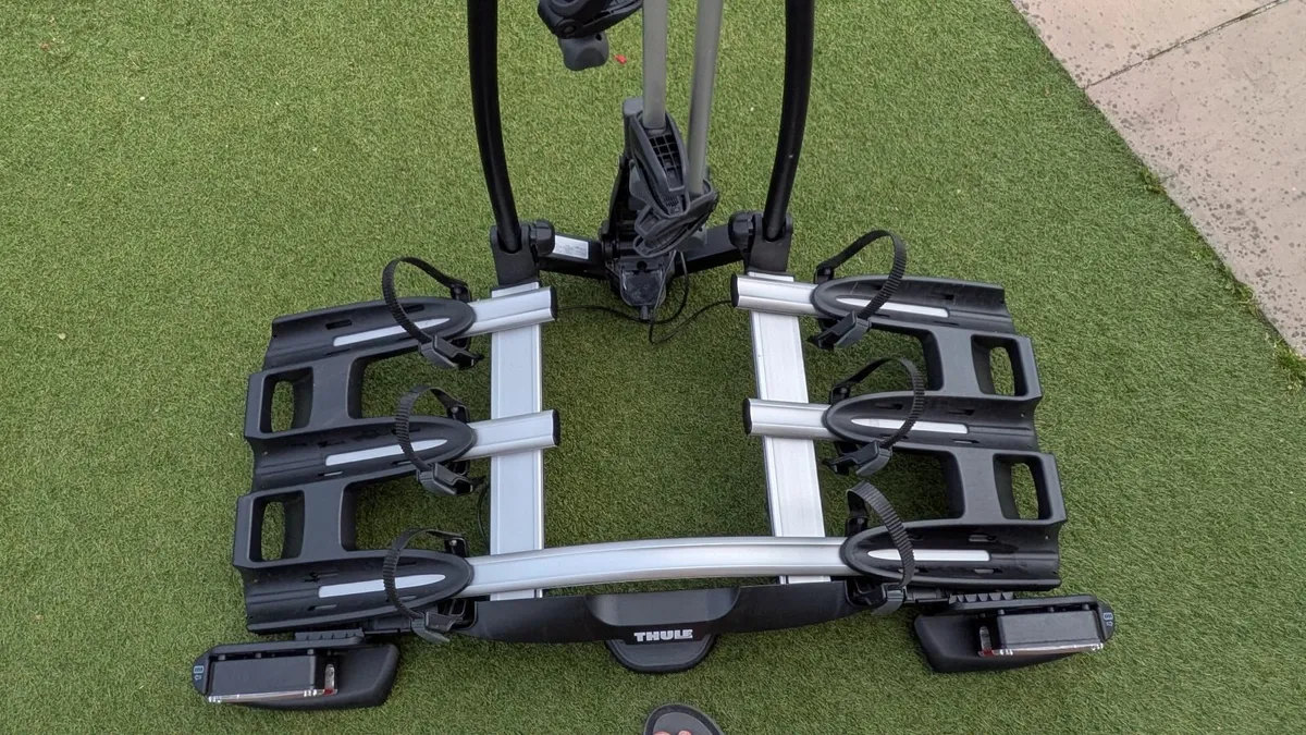 Thule VeloCompact 3 bike towbar carrier - Image 2