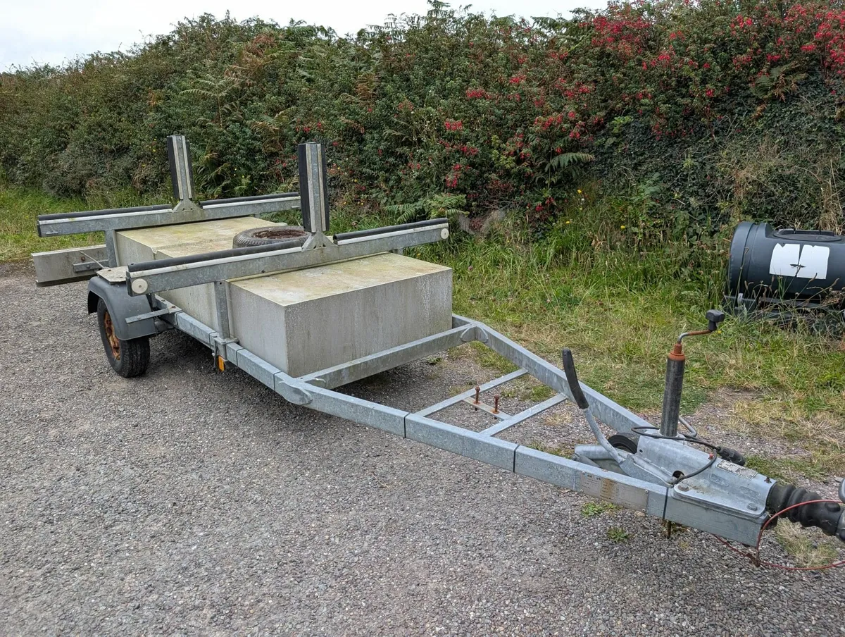 Trailer (Kayak) - Image 1