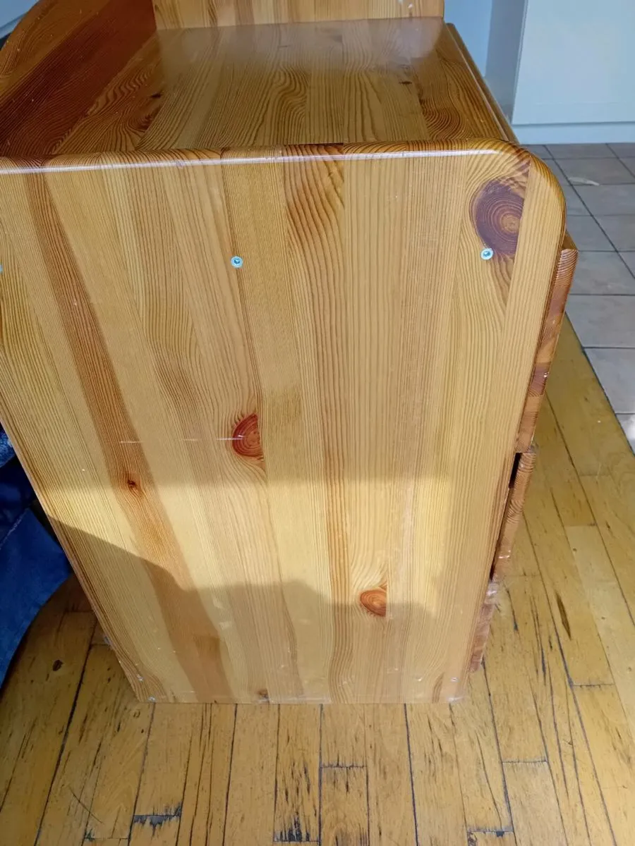 Chest of Drawers for a nursery - Image 3