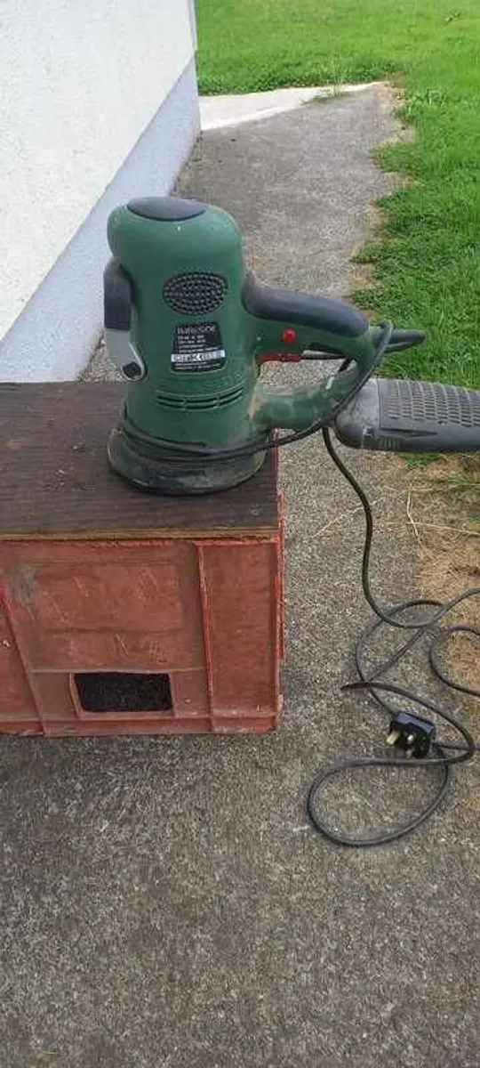 Black & Decker Sander and Jigsaw - Image 2