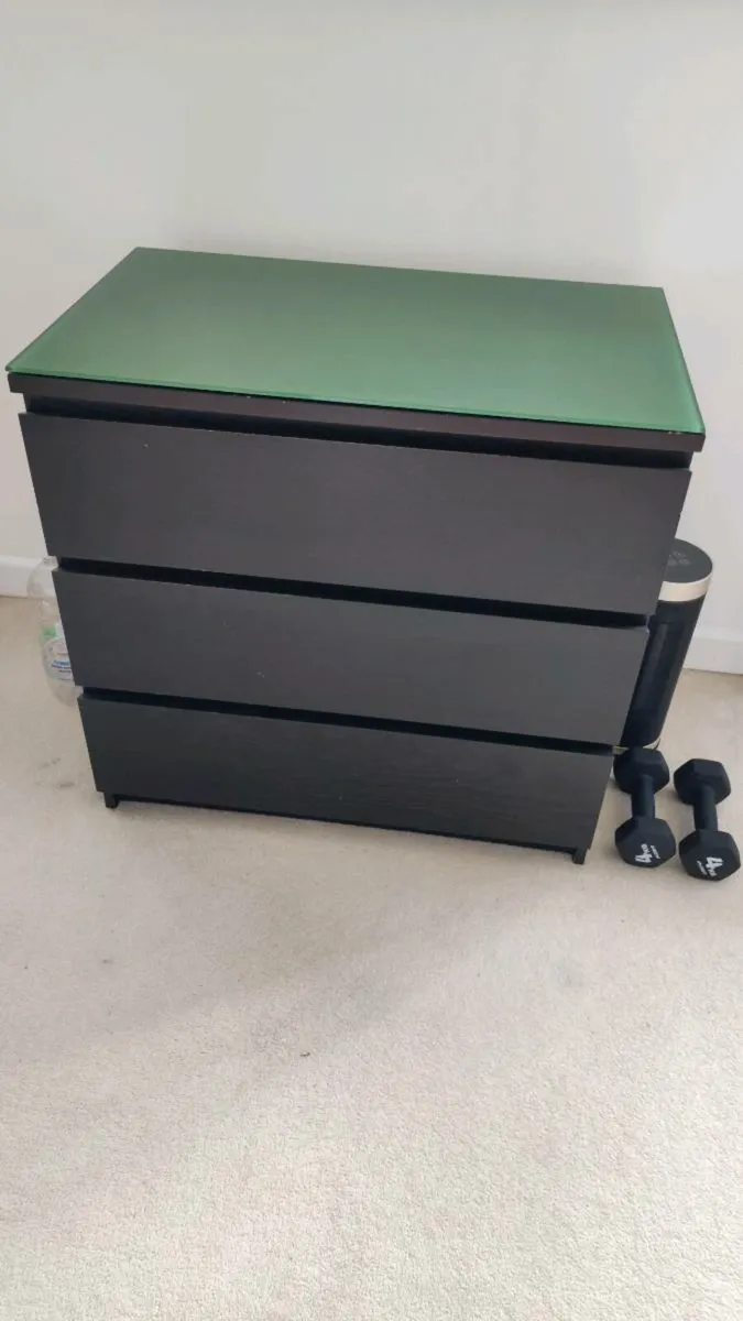 Free Chest of drawers - Image 1
