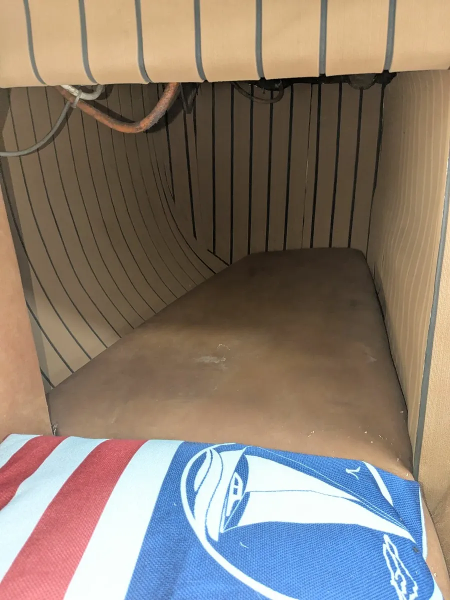 22 hurley yacht - Image 4