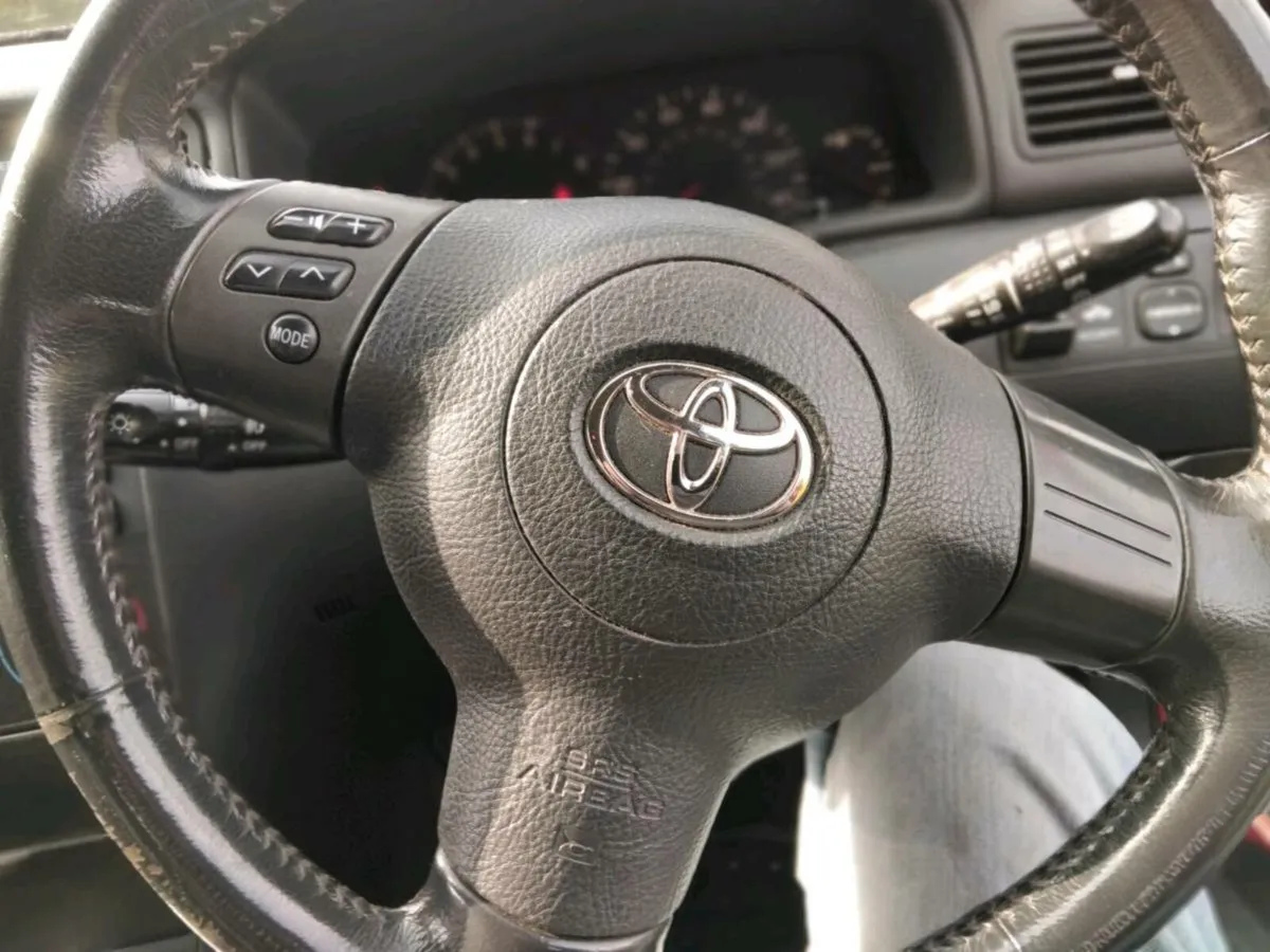 Toyota corolla - Image 3