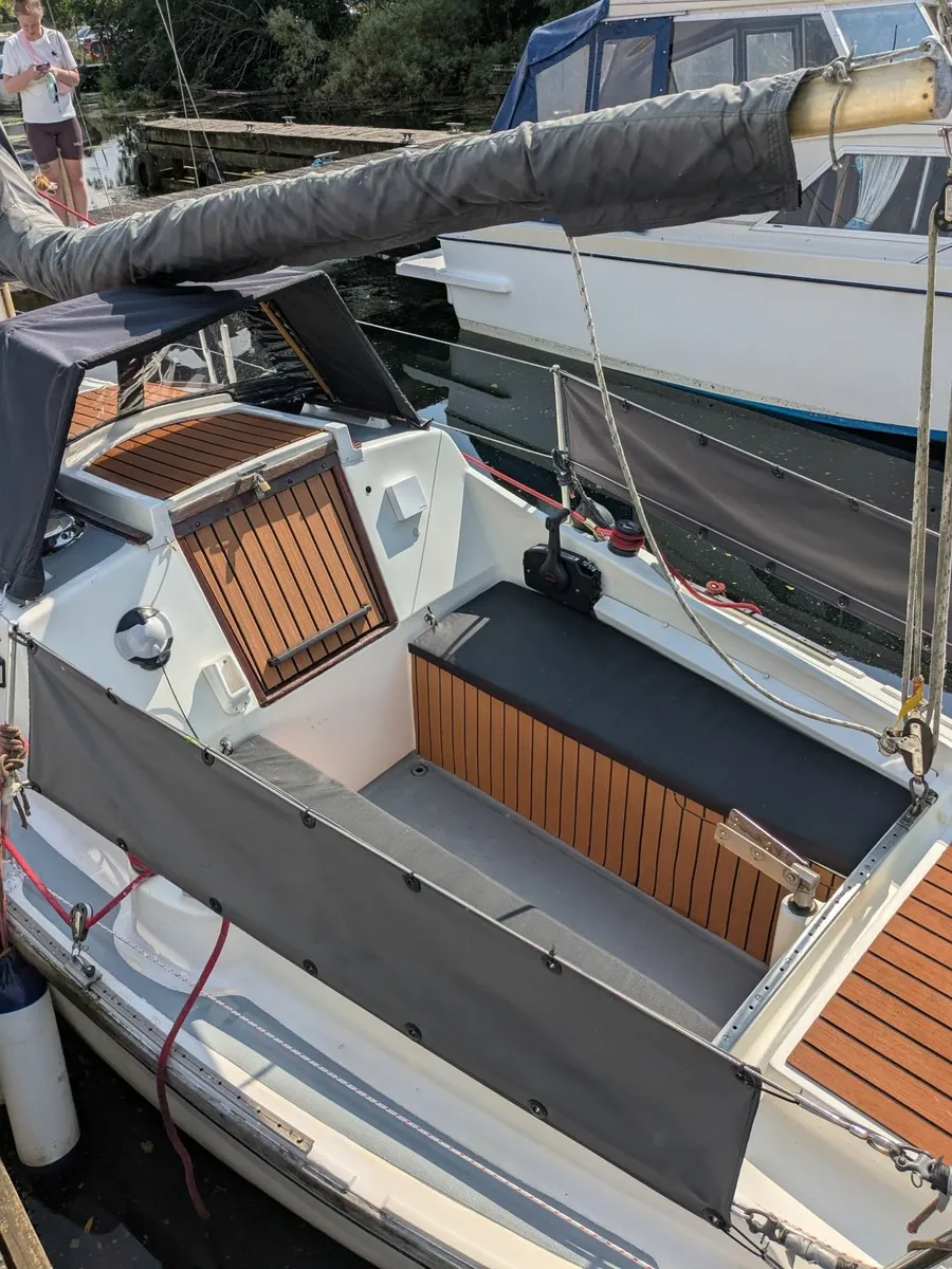 22 hurley yacht - Image 1