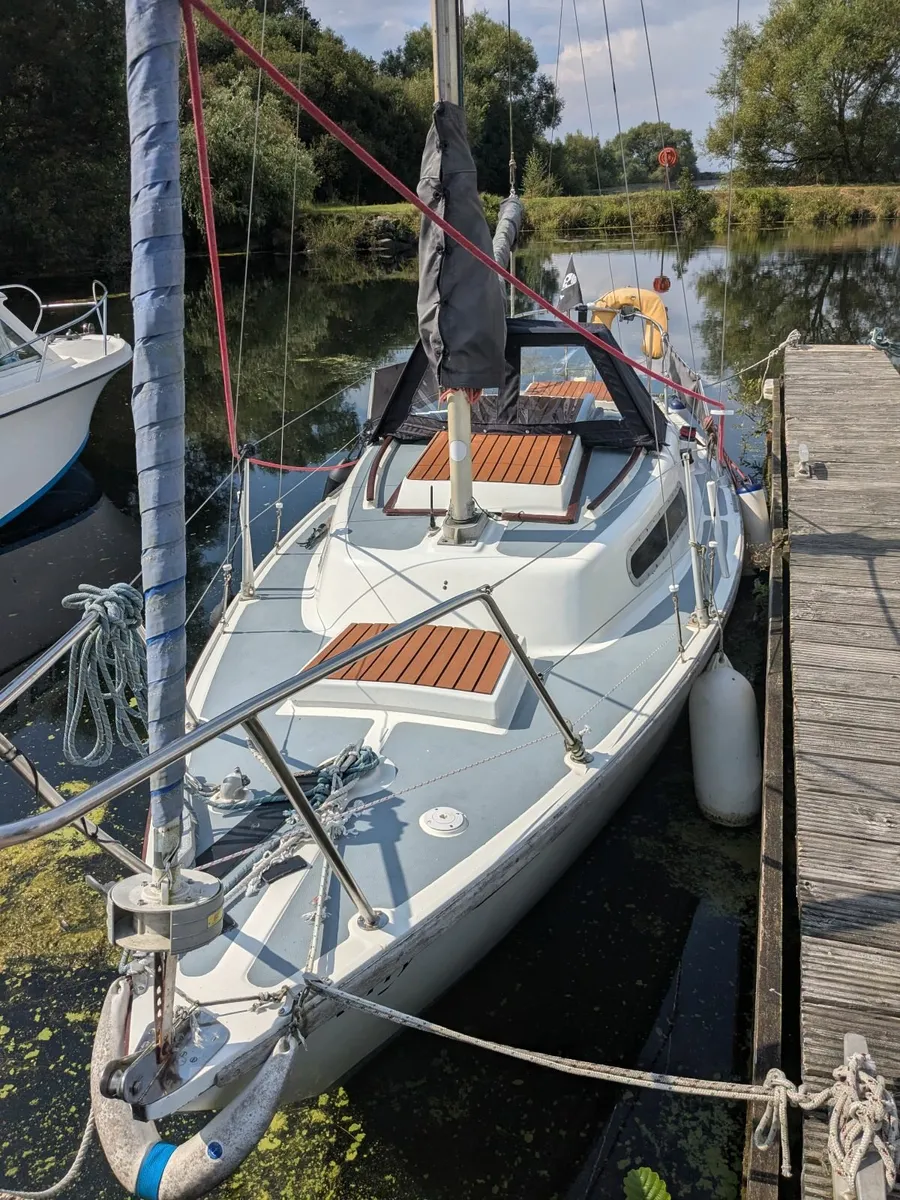 22 hurley yacht - Image 2
