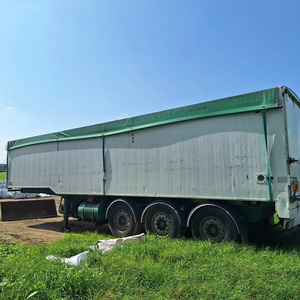 Fruehauf 64 cubic yard Blower / Bulk tipping - Image 2