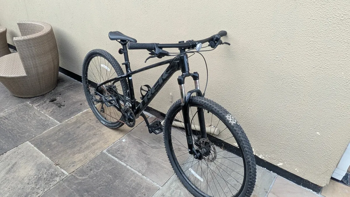 Gents Mountain Bike - Trek Marlin 5 - 29 inch - Image 1