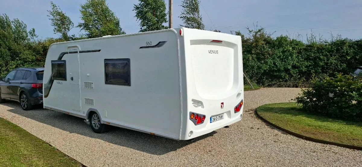 Lunar venus 550 4 berth - Image 4