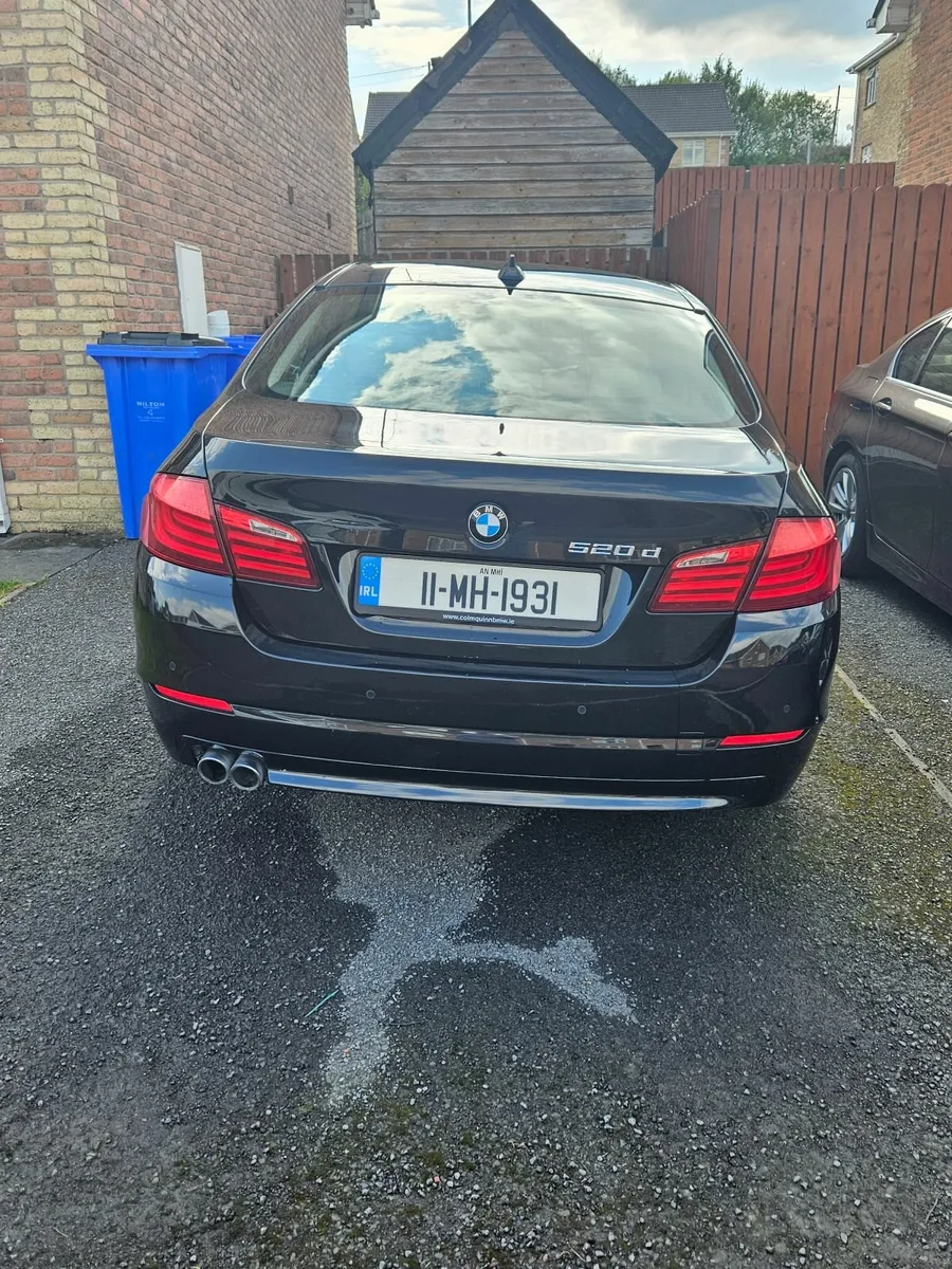 BMW 5-Series 2011 - Image 4