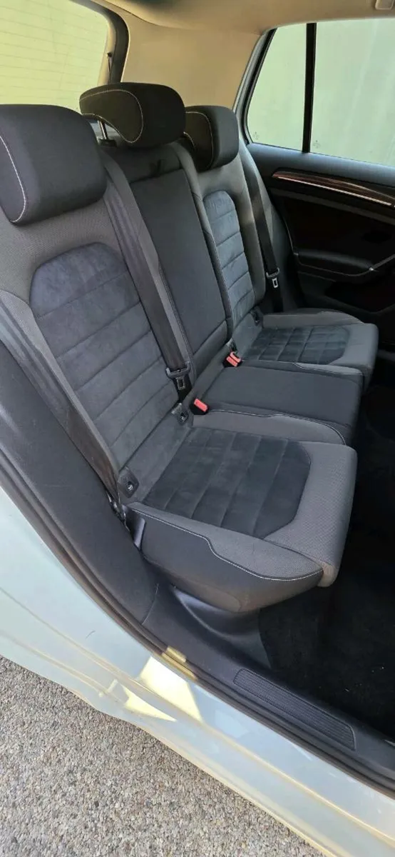 141 Golf 1.6 Diesel Automatic - Image 4