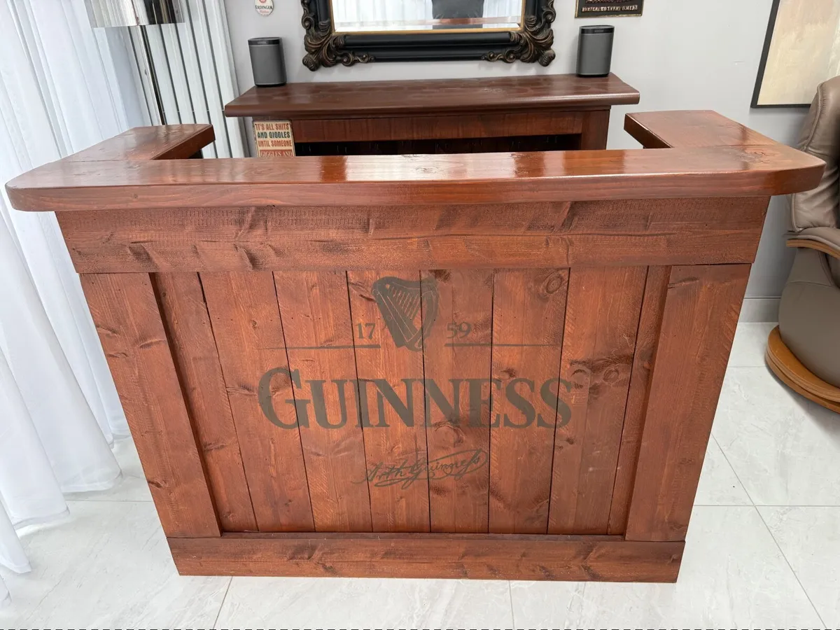 Rustic home bar - Image 1